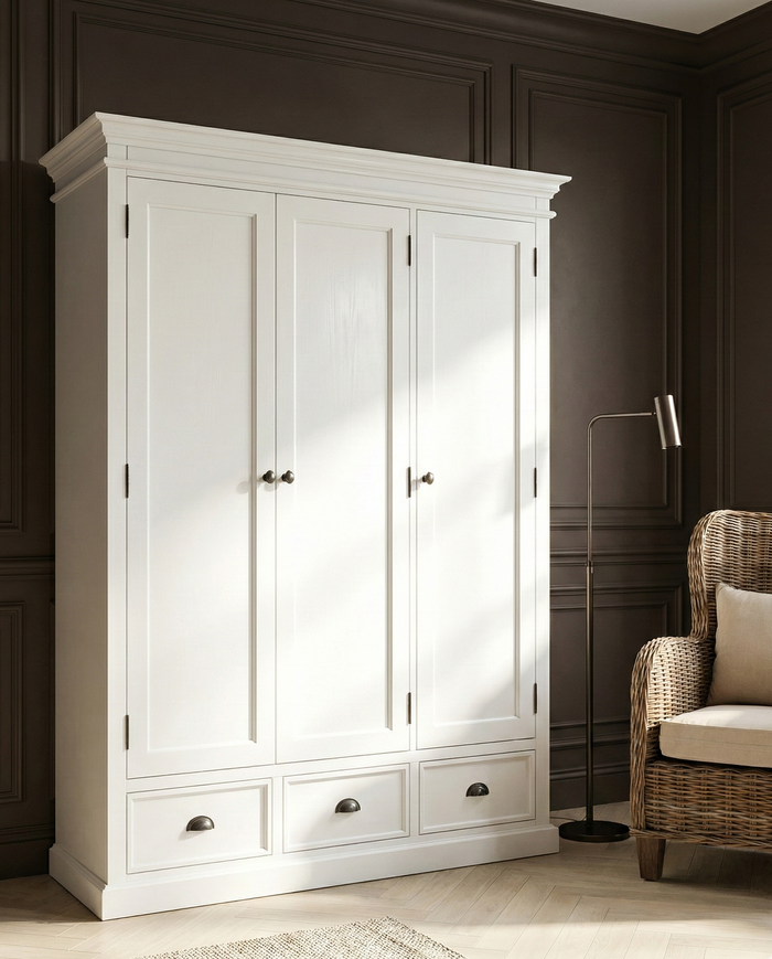 NovaSolo wardrobe and chest of drawers in classic white
