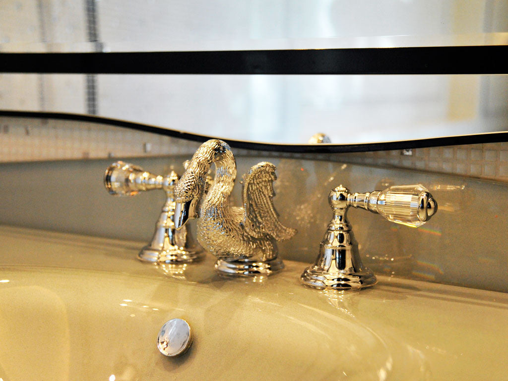 Swan Three holes basin set with Swarovski crystal in interior - Bronces Mestre