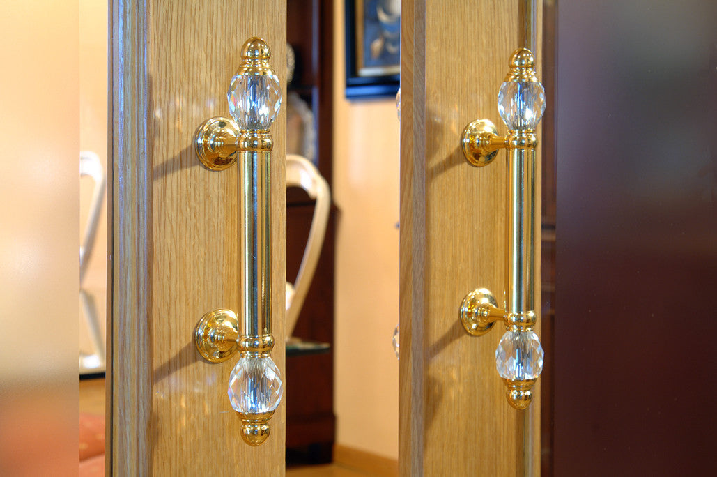 Clasica Door pull handles set 340mm on rosettes in interior - Bronces Mestre