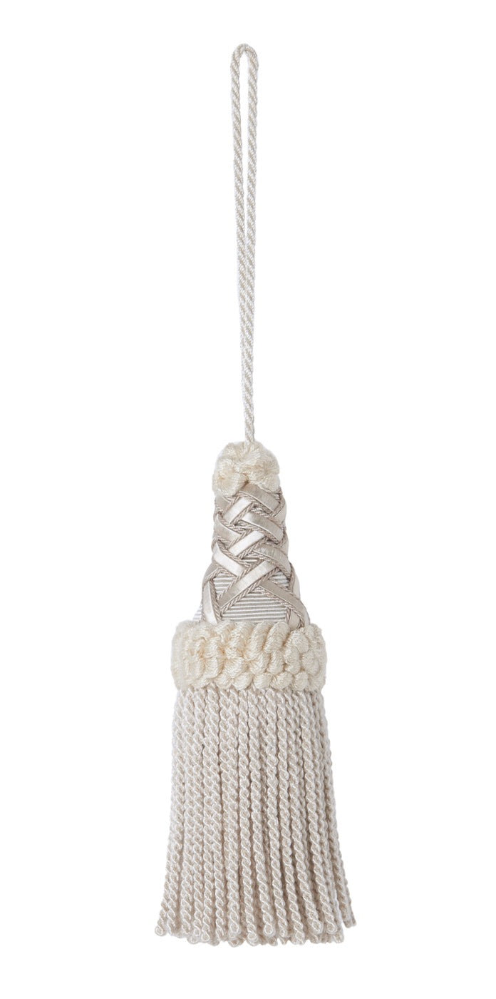 Velmore Tassel