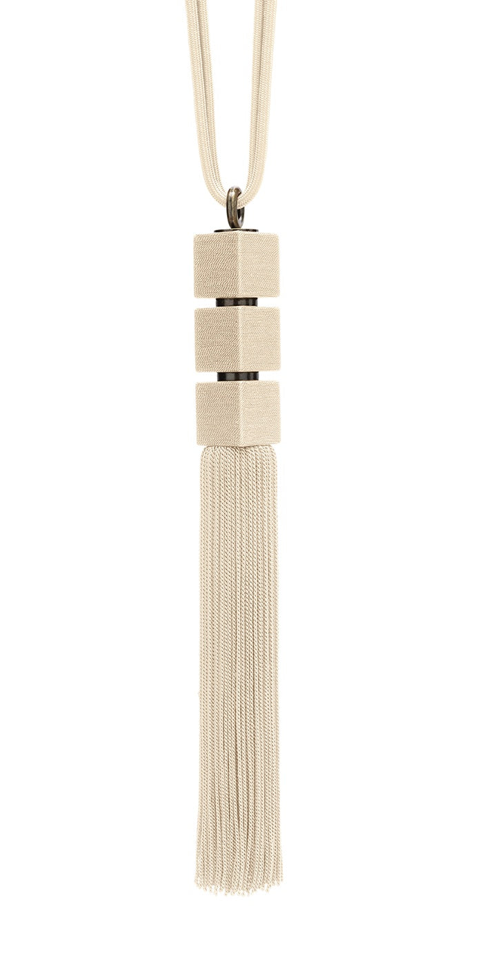 Cortesiaa Decorative Trimming 48cm 2