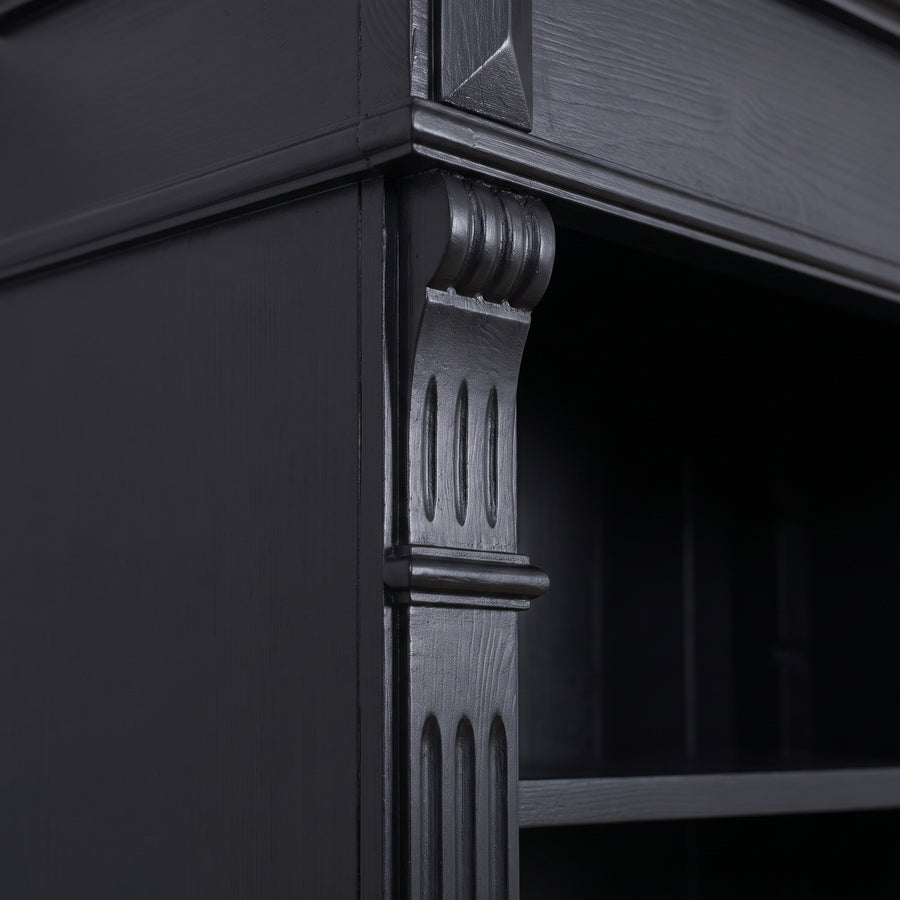 Bookcase Sarlat in black, close-up of the finish and construction, 71 x 39 x 197 cm
