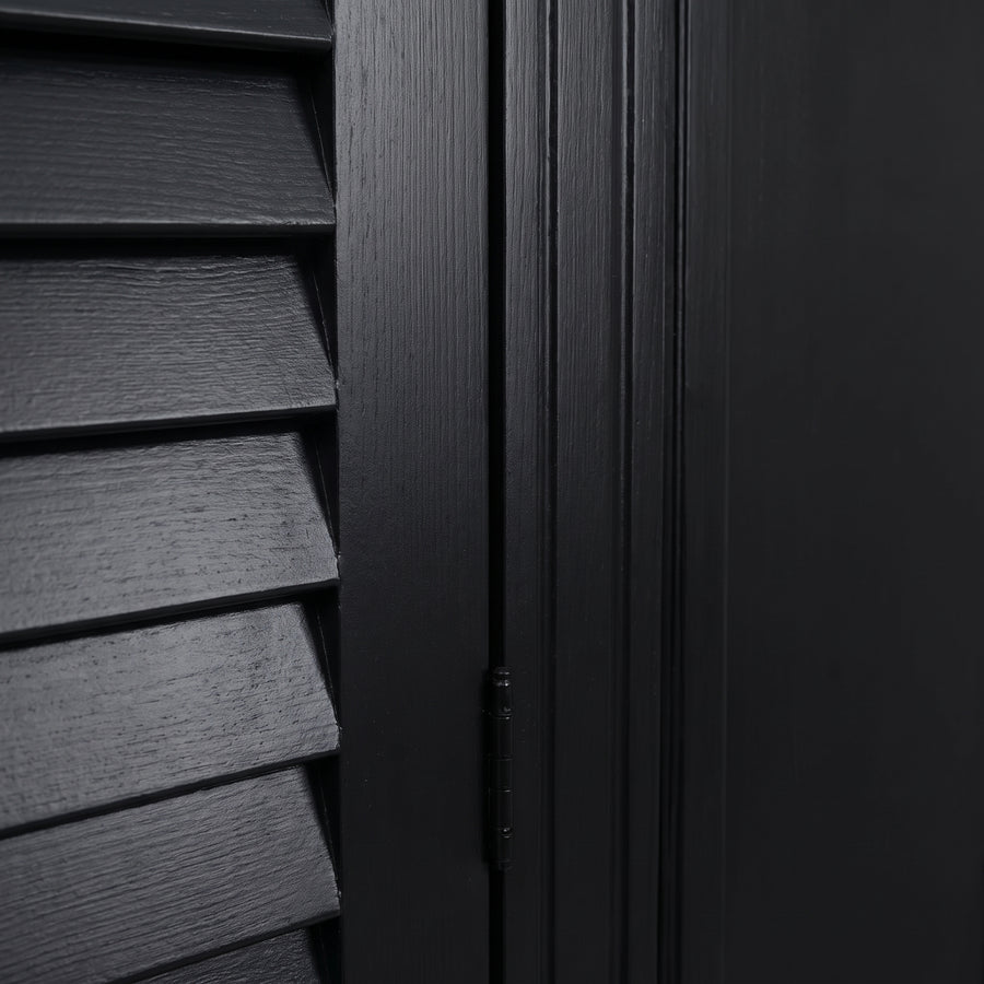 Cabinet Loudun in black, close-up of the finish and construction, 77 x 40 x 240 cm
