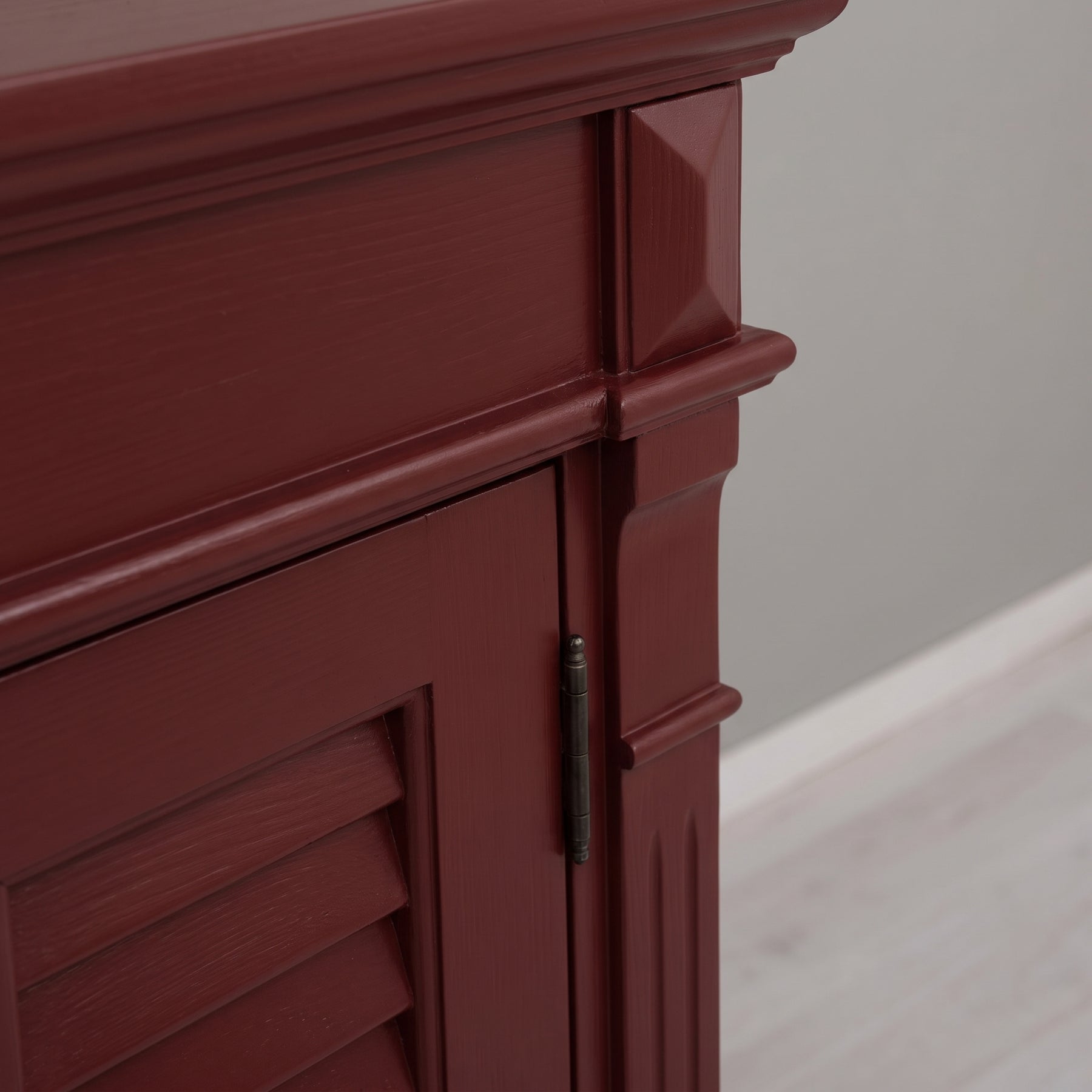Cabinet Loudun in bordeaux, close-up of the finish and construction, 77 x 40 x 240 cm