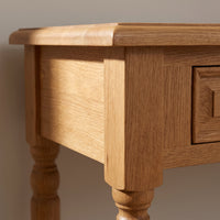 Console table Brouilly in oak, close-up of the finish and construction, 120 x 35 x 79 cm