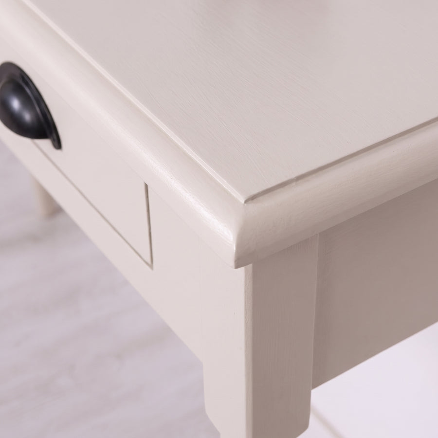 Console table Brouilly in white, close-up of the finish and construction, 120 x 35 x 79 cm