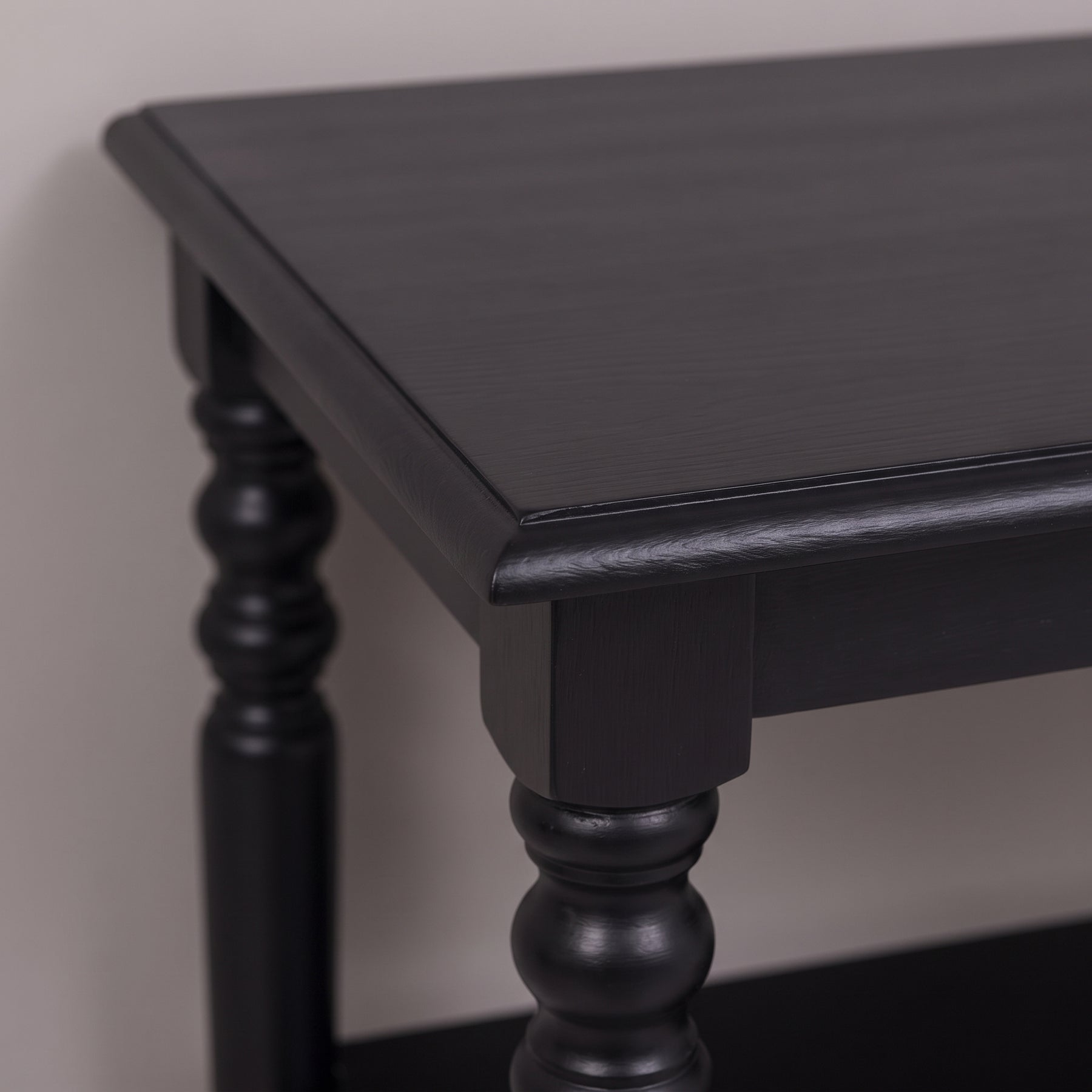 Console Table Fleurie in black, close-up of the finish and construction, 110 x 60 x 89 cm