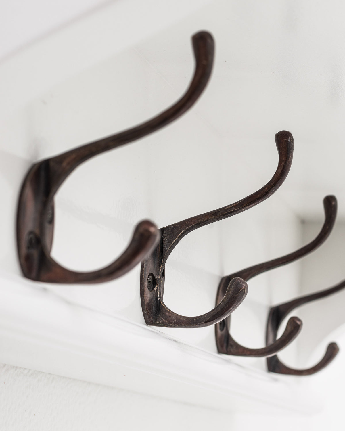 Halifax 8 Hook Coat Rack 130cm - Weiß - Lifestyle-Aufnahme | Marcottestyle