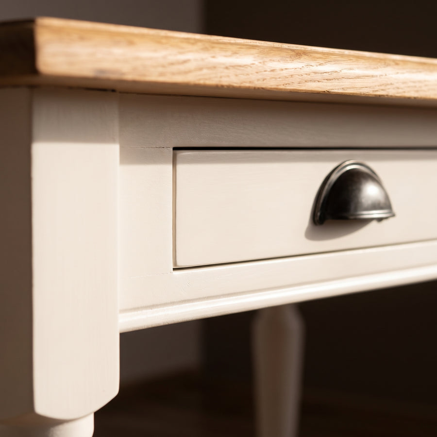 Dining Table Chambolle in white with oak top, close-up of the finish and construction, 210 x 90 x 78 cm
