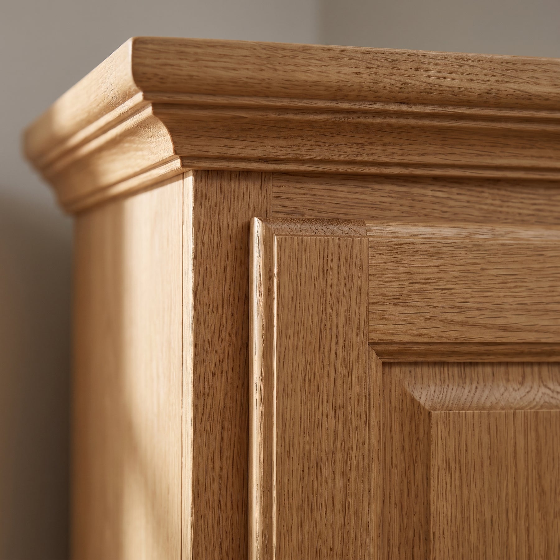 Display Cabinet Senlis in oak, close-up of the finish and construction, 114 x 52 x 228 cm