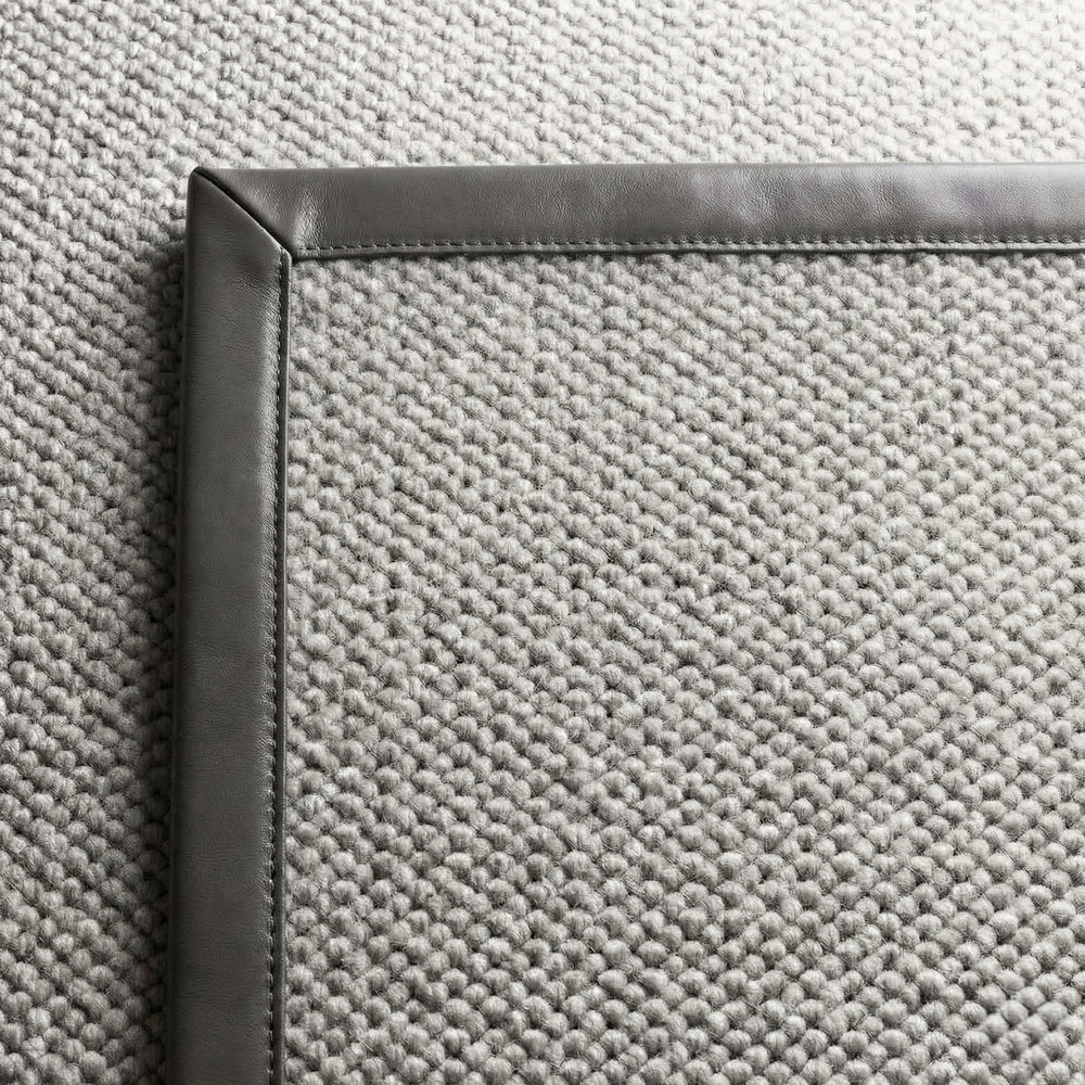 Dot from JAB Anstoetz in the desired size - Colors JAB: 3802/597 - Solid leather binding