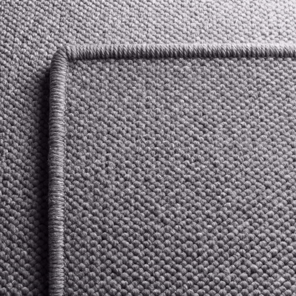 Dot from JAB Anstoetz in the desired size - Colors JAB: 3802/894 - Whipped edge