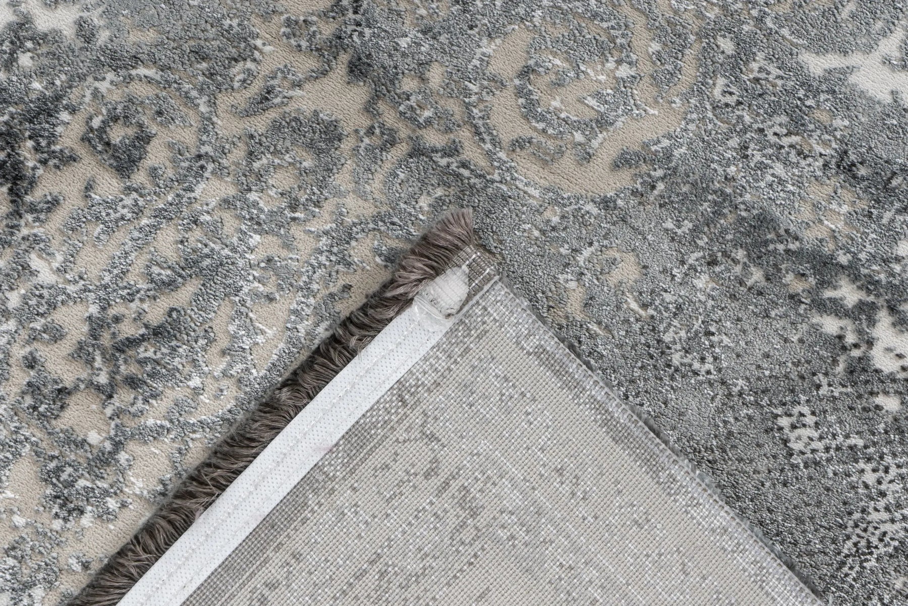 Low-Pile Rug - Kemer Silver Medallion