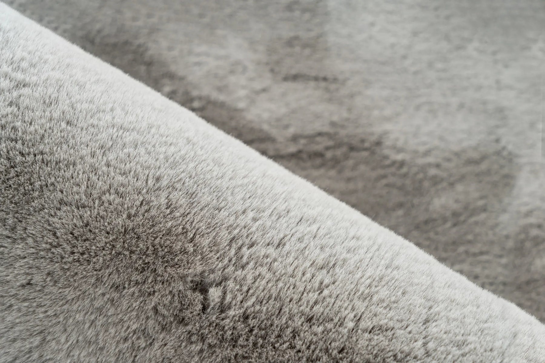 Organic Rug - Novara Silver Plain