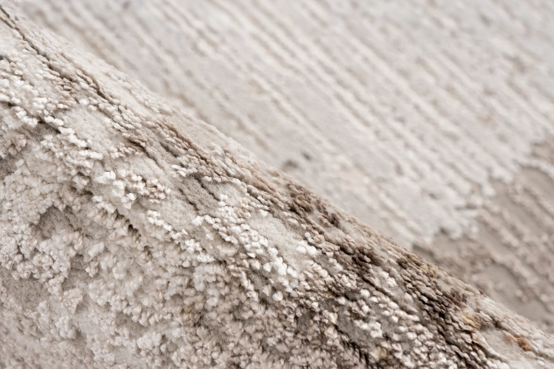 High-Pile Rug - Riveda Taupe Border