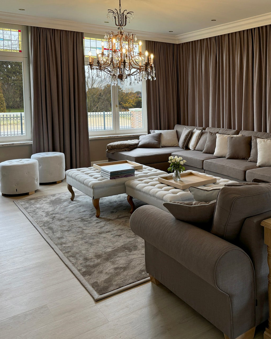 Woonkamer-interieur in landelijk-klassieke stijl van Marcotte Style