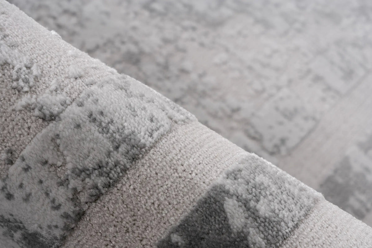 Low-Pile Rug - Alvora Silver