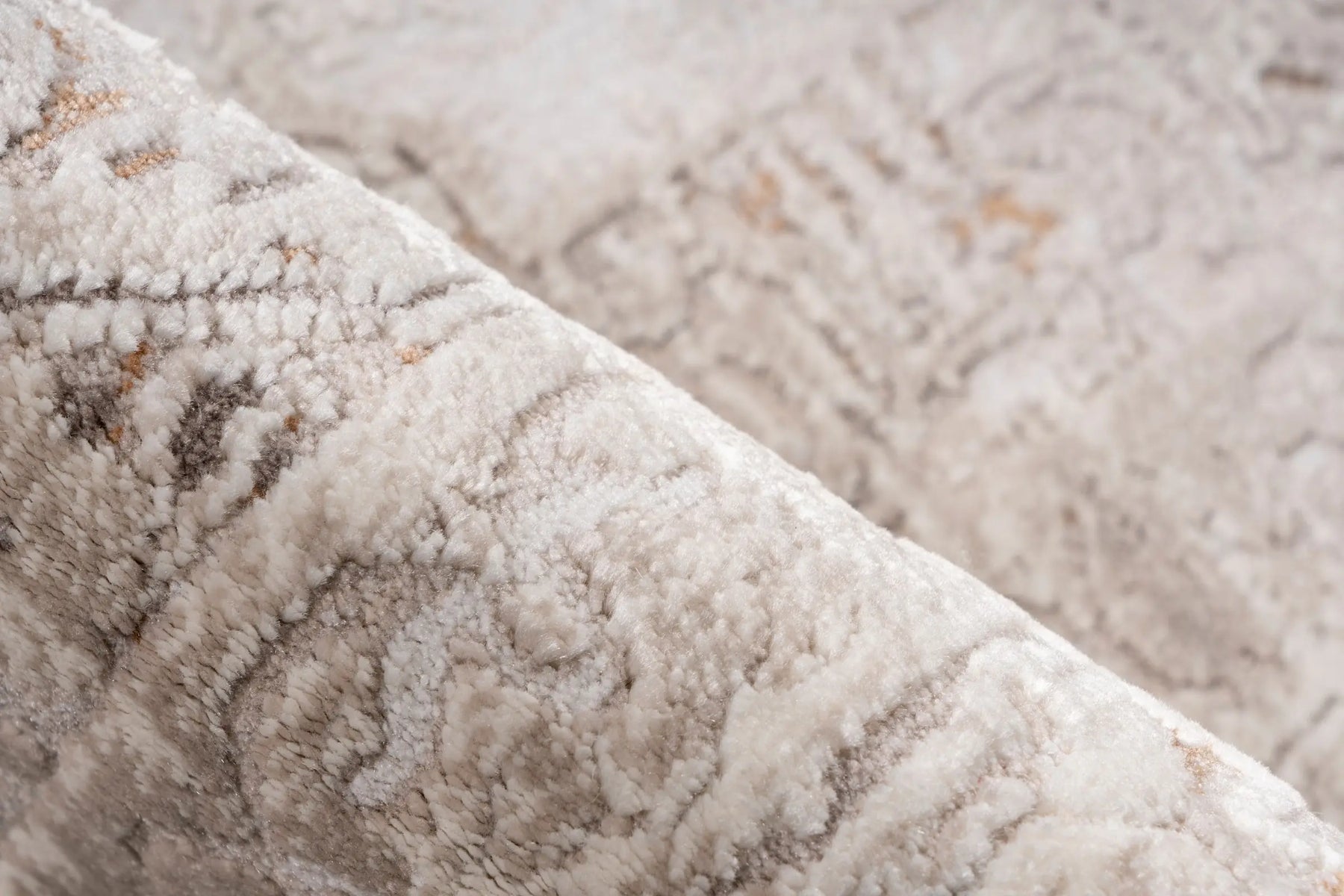 Low-Pile Rug - Alvora Taupe