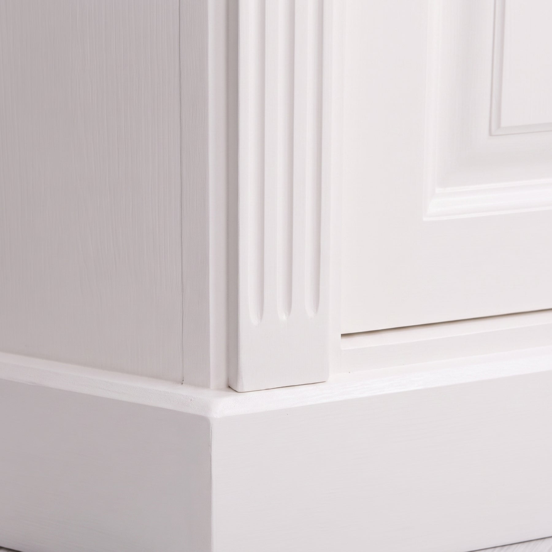 Sideboard Loches in white, close-up of the finish and construction, 110 x 52 x 78 cm