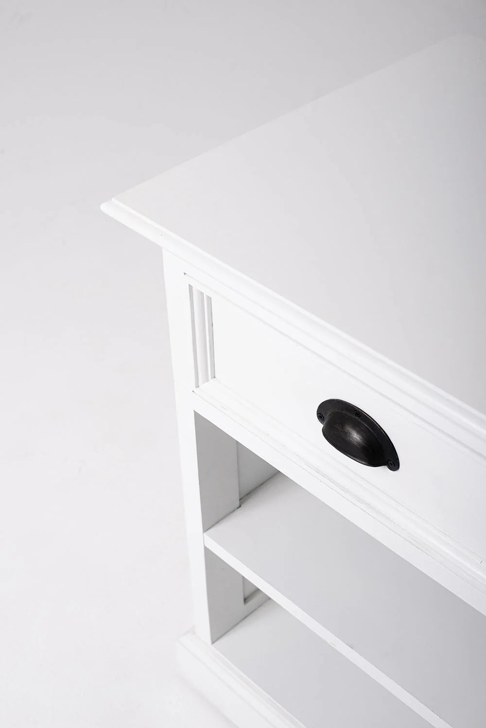 Halifax Side Table - Blanc - lifestyle | Marcottestyle