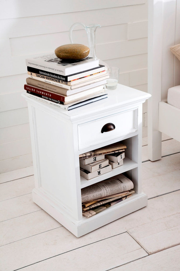 Halifax Side Table - Blanc - lifestyle | Marcottestyle