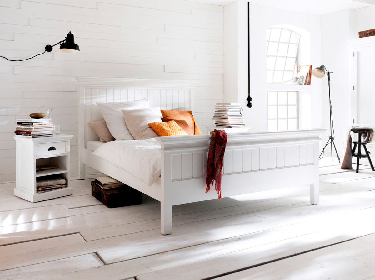 Halifax Side Table - Blanc - lifestyle | Marcottestyle