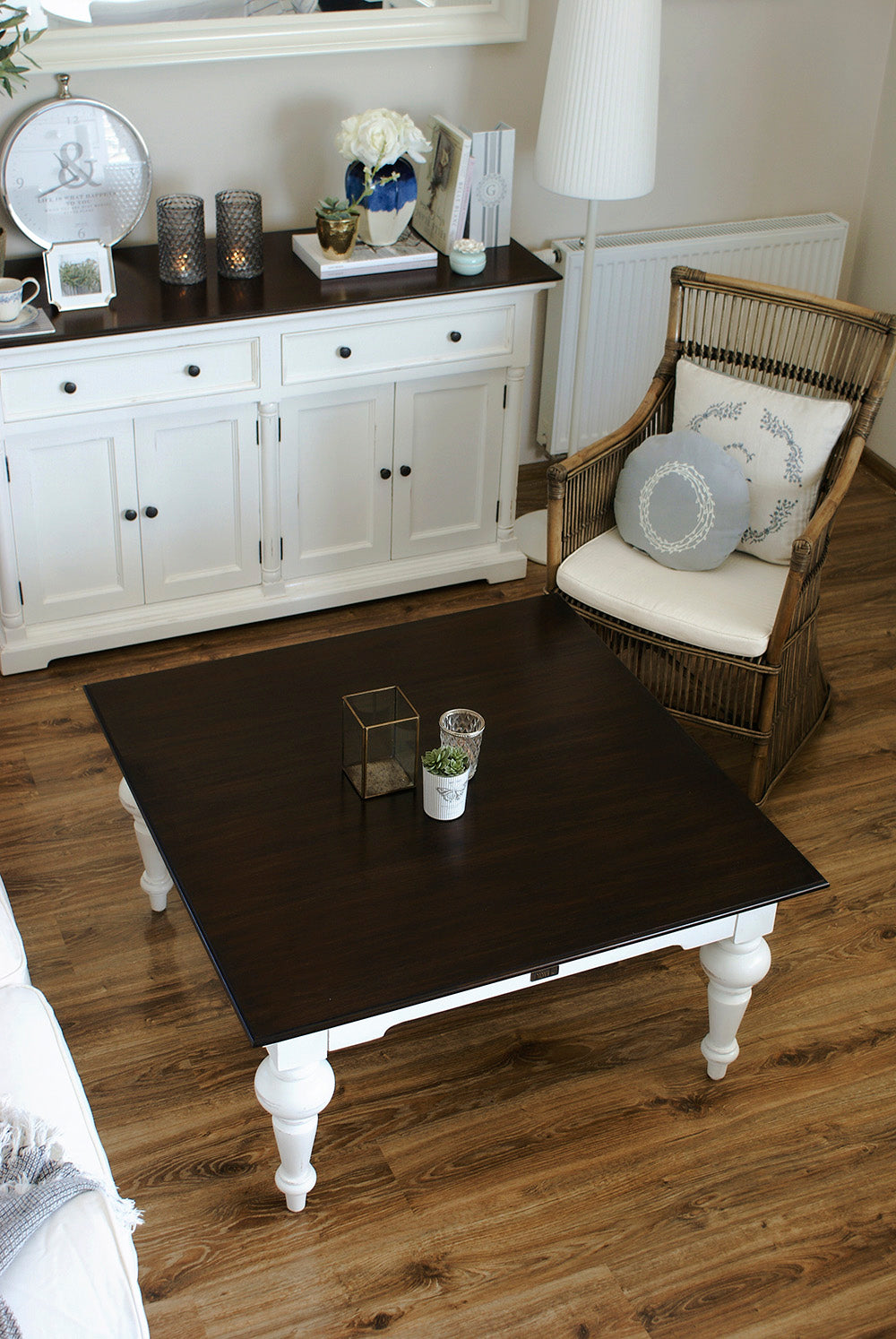 Provence Square Coffee Table - Blanc with Dark Brun Top - lifestyle | Marcottestyle