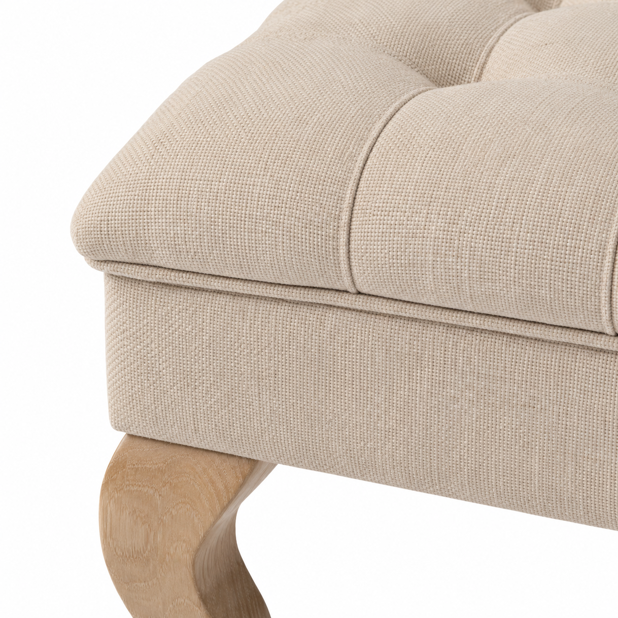 Gepolsterter Couchtisch Hermes - Beige Fabric - Natural Oak feet - 110 x 110 x 42 cm