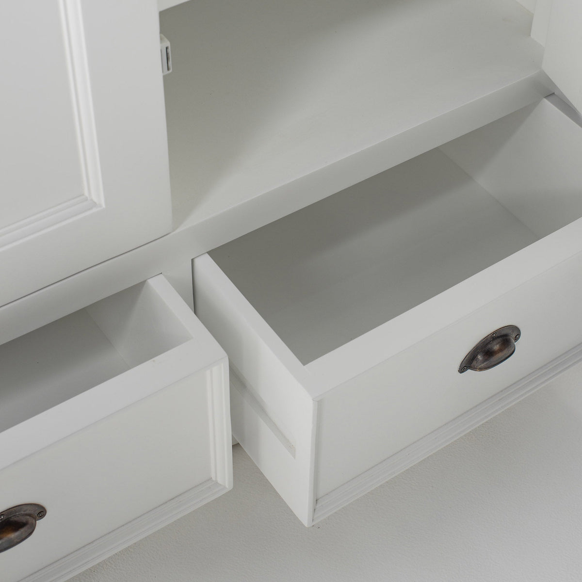 Halifax Wardrobe - Blanc - Photo lifestyle | Marcottestyle