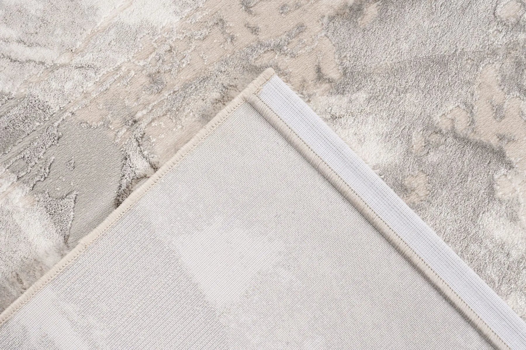 Low-Pile Rug - Estella Silver