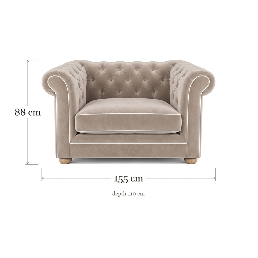 Chesterfield loveseat in greige velvet with white piping, dimensions 155 x 110 x 88 cm