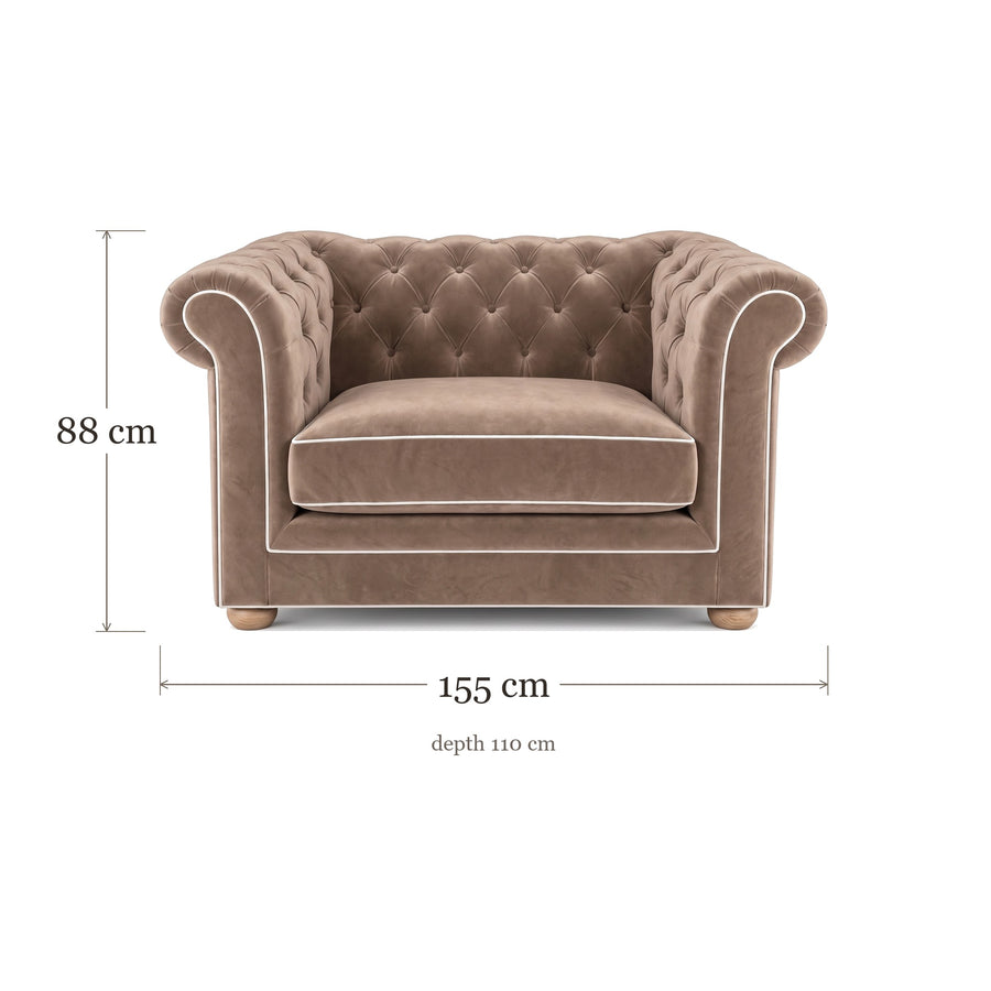 Chesterfield loveseat in beige velvet with white piping, dimensions 155 x 110 x 88 cm