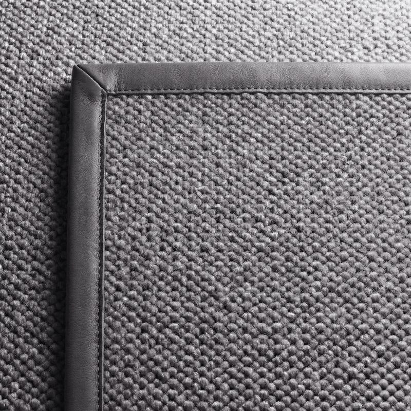Dot from JAB Anstoetz in the desired size - Colors JAB: 3802/894 - Solid leather binding