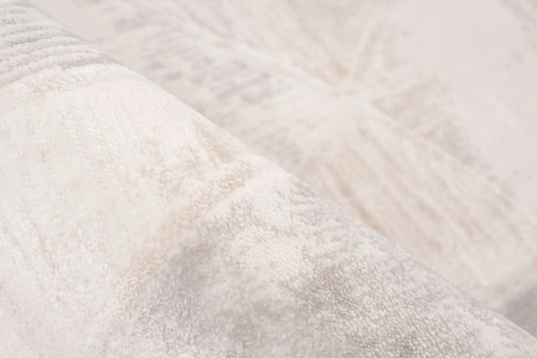 Low-Pile Rug - Pavia Beige / Silver Abstract 3
