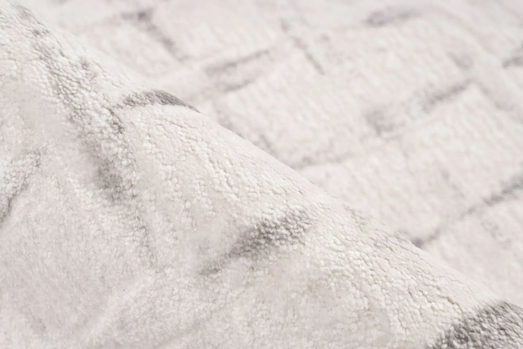 Low-Pile Rug - Pavia Silver / Cream Grid