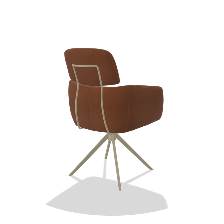 Silla de comedor Anita 6707 en Piel B912 (óxido), base giratoria en champán, vista trasera en ángulo