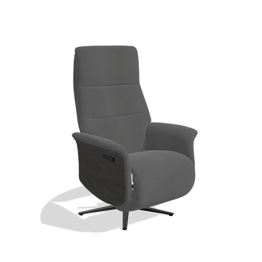 Sillón reclinable Atlas 6685 en Piel B502 (gris oscuro), paneles laterales de madera en tabaco, base metálica en negro, vista en ángulo