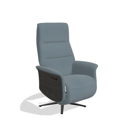 Sillón reclinable Atlas 6685 en Piel B963 (gris), paneles laterales de madera en tabaco, base metálica en negro, vista en ángulo