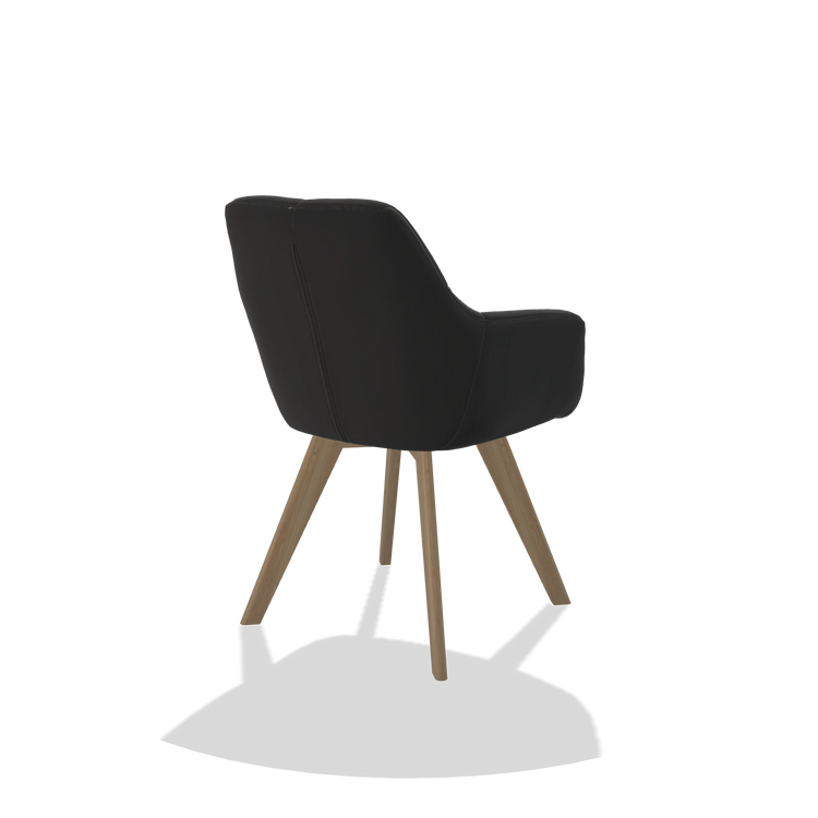 Chaise de salle à manger avec accoudoirs Basil 6624 en Cuir A804 (noir), pieds en naturel, vue de trois-quarts arrière