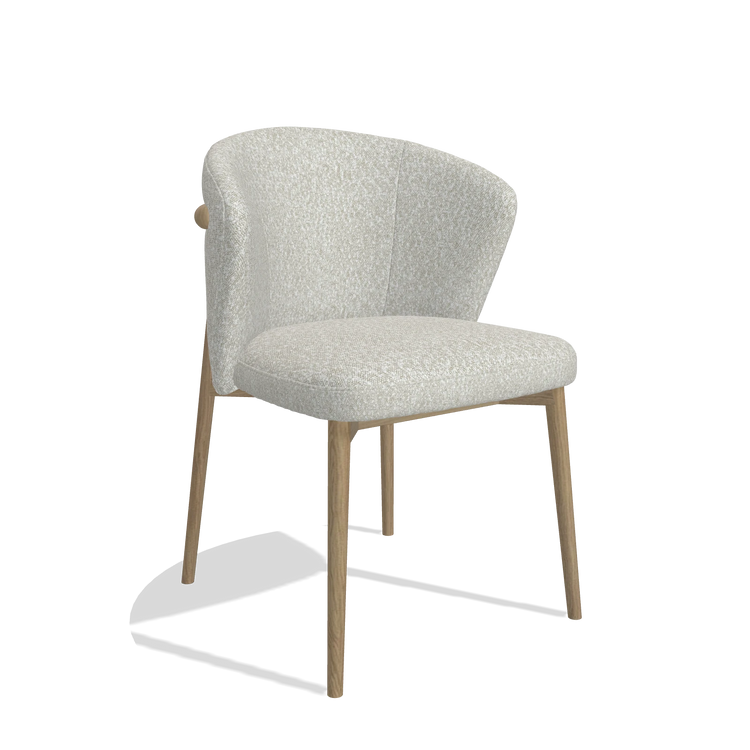 Sedia da pranzo Harmony 6636 in tessuto Ascot Pearl (grigio chiaro), gambe in naturale, vista angolata