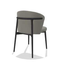 Silla de comedor Harmony 6636 en Piel B967 (greige), patas en negro, vista trasera en ángulo