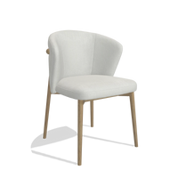 Silla de comedor Harmony 6636 en tela Niagara 901 (gris claro), patas en natural, vista en ángulo