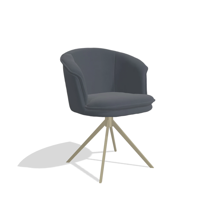 Silla de comedor Lena 6581 en Piel B961 (gris oscuro), base giratoria en champán, vista en ángulo