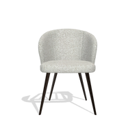 Sedia da pranzo Lisette 6599 in tessuto Horta 186 (grigio chiaro), gambe in espresso, vista frontale
