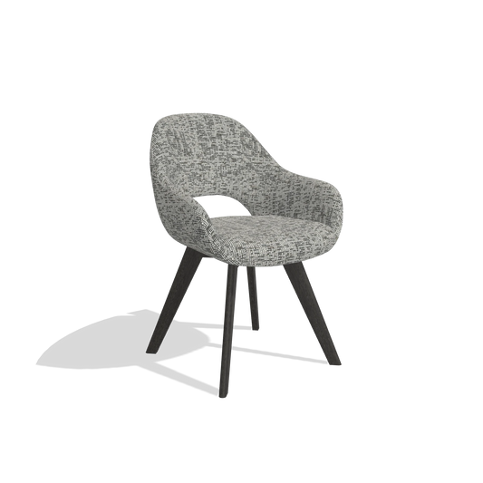 Chaise de salle à manger Marino 6608 en tissu Be Fine 45 (taupe), pieds en tabac, vue de trois-quarts