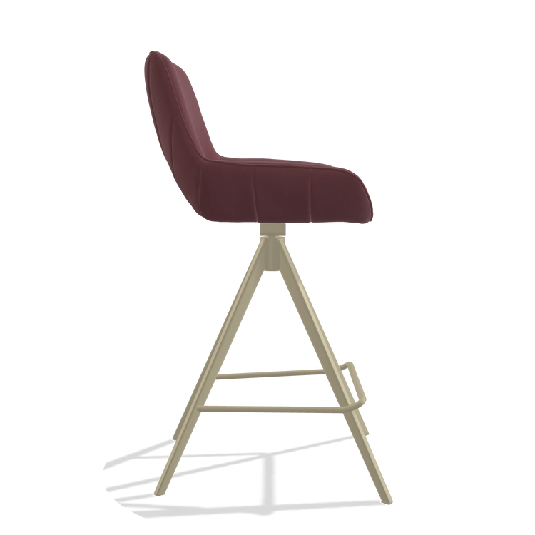 Tabouret de bar Matera 6483 en Cuir B554 (marron), pieds en champagne, vue de profil