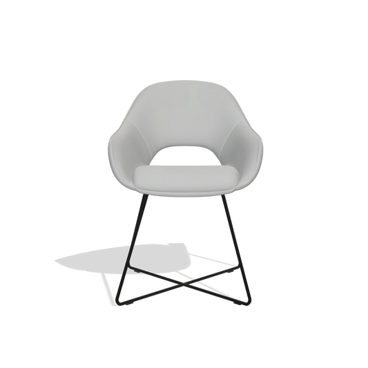 Chaise de salle à manger Milan 6516 en Cuir B904 (gris clair), pieds en noir, vue de face