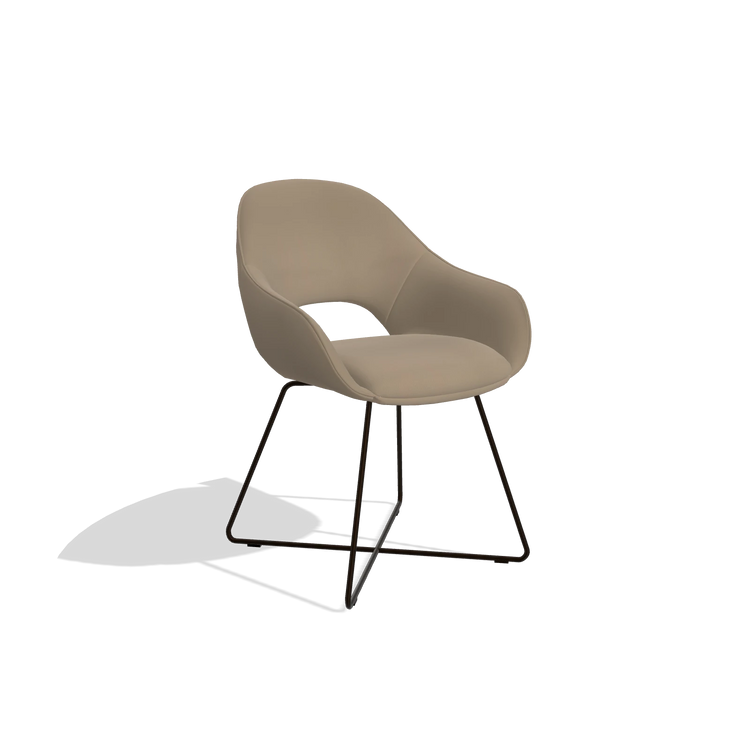 Esszimmerstuhl Milan 6516 in Leder B968 (Taupe), Beine in Espresso, Schrägansicht