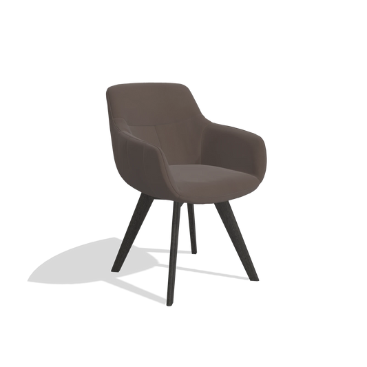 Chaise de salle à manger Odille 6578 en Cuir B535 (marron), pieds en tabac, vue de trois-quarts