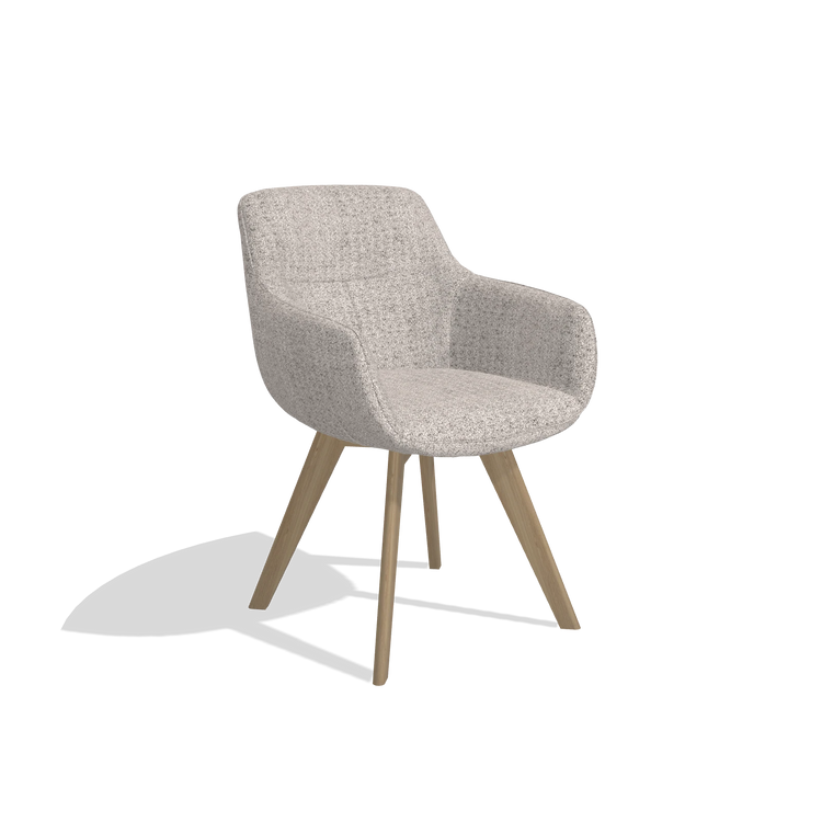 Silla de comedor Odille 6578 en tela Oasis 91 (greige), patas en natural, vista en ángulo